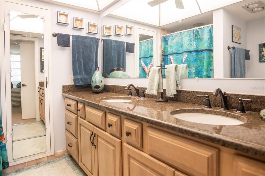 For Rent: $1,850 (2 beds, 2 baths, 1545 Square Feet)