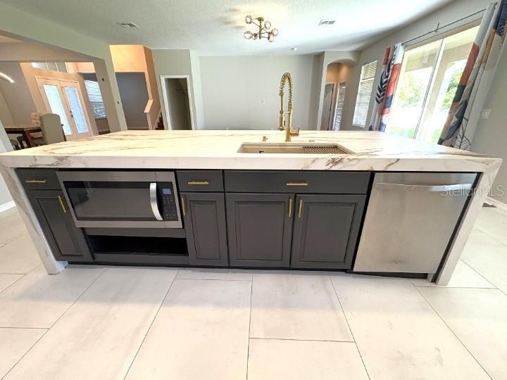 En Renta: $3,695 (5 camas, 3 baños, 3362 Pies cuadrados)