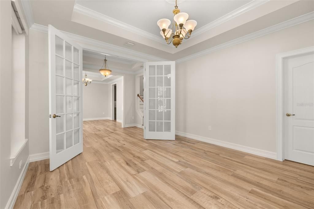 合同活跃: $1,895,000 (6 贝兹, 4 浴室, 4208 平方英尺)