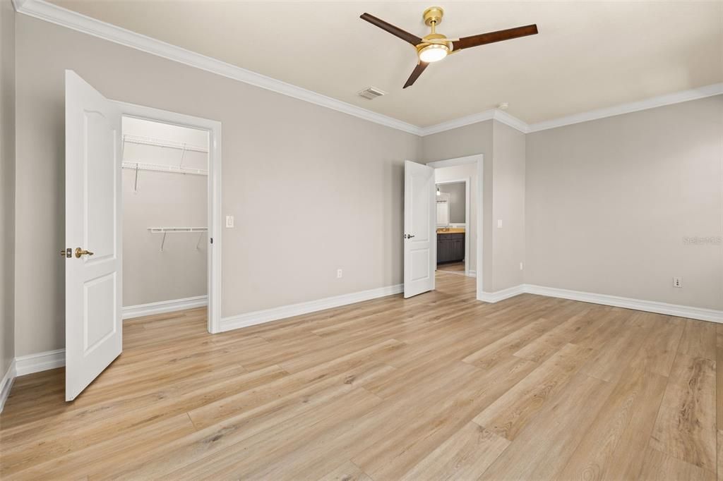 合同活跃: $1,895,000 (6 贝兹, 4 浴室, 4208 平方英尺)