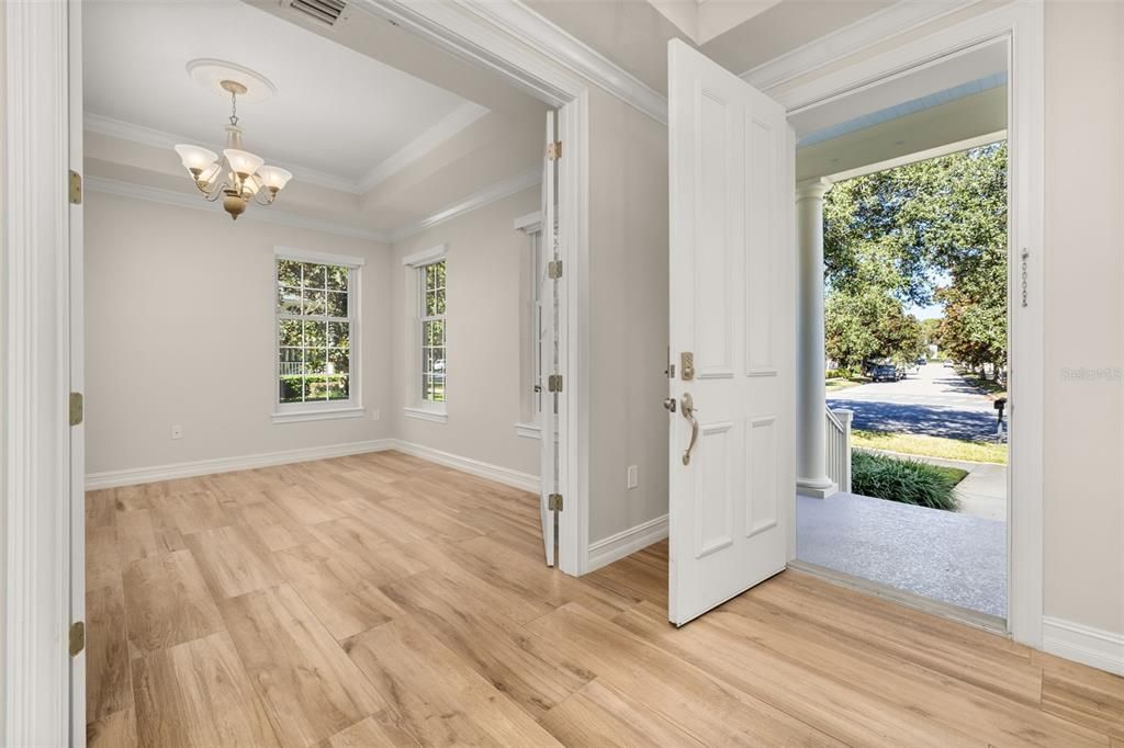 合同活跃: $1,895,000 (6 贝兹, 4 浴室, 4208 平方英尺)