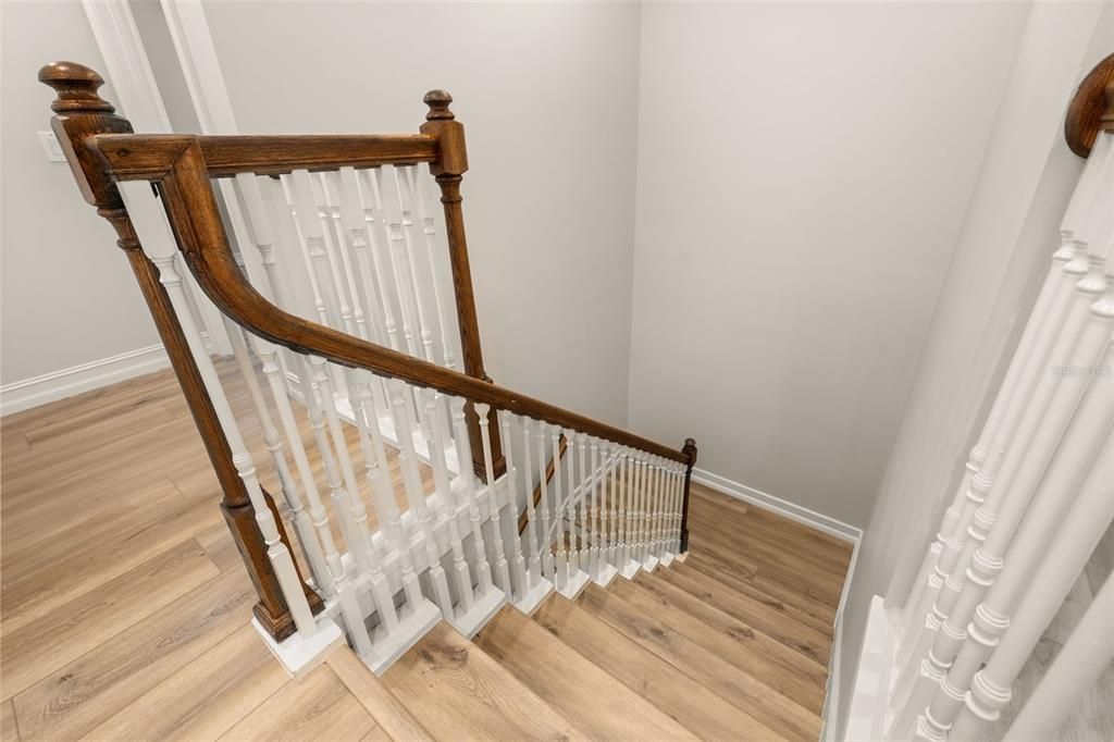 合同活跃: $1,895,000 (6 贝兹, 4 浴室, 4208 平方英尺)