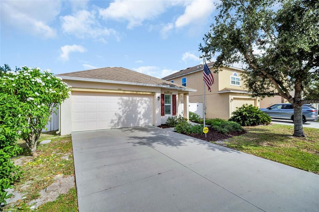 Под контрактом: $307,000 (3 спален, 2 ванн, 1405 Квадратных фут)