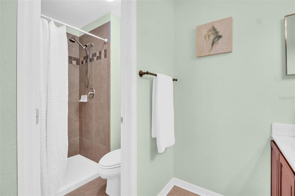 Под контрактом: $307,000 (3 спален, 2 ванн, 1405 Квадратных фут)