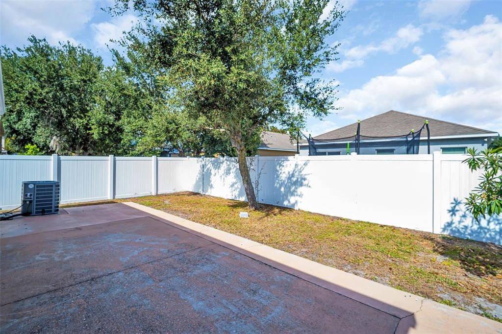 Под контрактом: $307,000 (3 спален, 2 ванн, 1405 Квадратных фут)