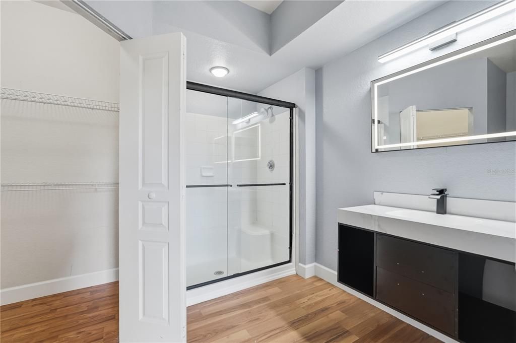 待售: $199,990 (2 贝兹, 2 浴室, 1089 平方英尺)