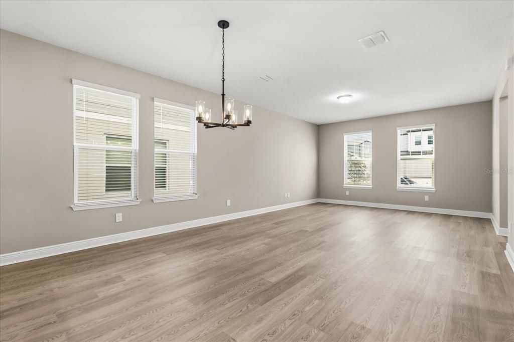 В аренду: $3,200 (4 спален, 2 ванн, 2114 Квадратных фут)