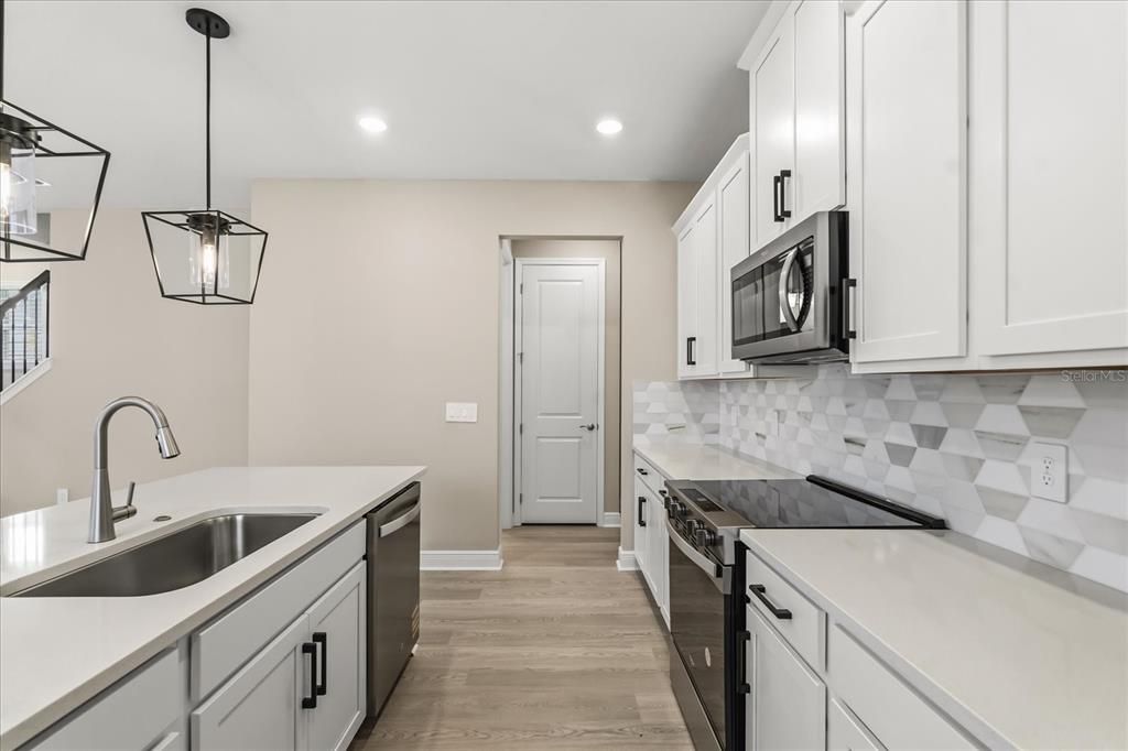 В аренду: $3,200 (4 спален, 2 ванн, 2114 Квадратных фут)