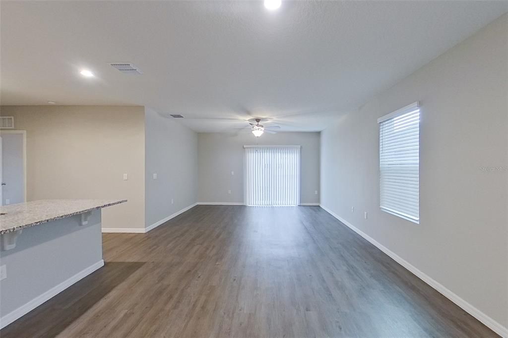 En Renta: $2,315 (5 camas, 3 baños, 2447 Pies cuadrados)