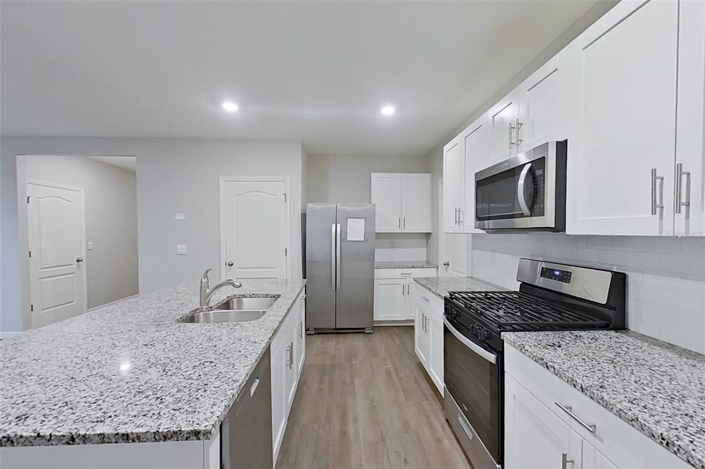 En Renta: $2,315 (5 camas, 3 baños, 2447 Pies cuadrados)