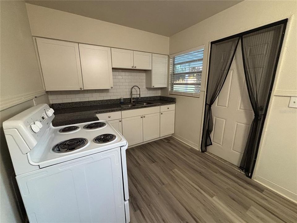 В аренду: $1,375 (1 спален, 1 ванн, 700 Квадратных фут)