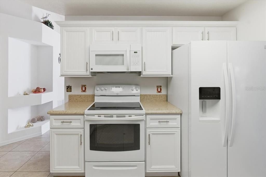 合同活跃: $399,900 (3 贝兹, 2 浴室, 1626 平方英尺)