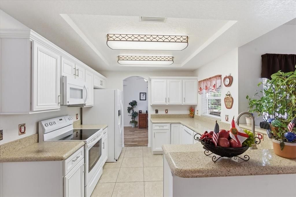 合同活跃: $399,900 (3 贝兹, 2 浴室, 1626 平方英尺)