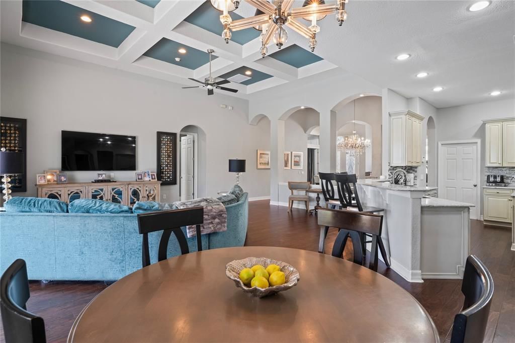 待售: $1,050,000 (5 贝兹, 4 浴室, 4375 平方英尺)