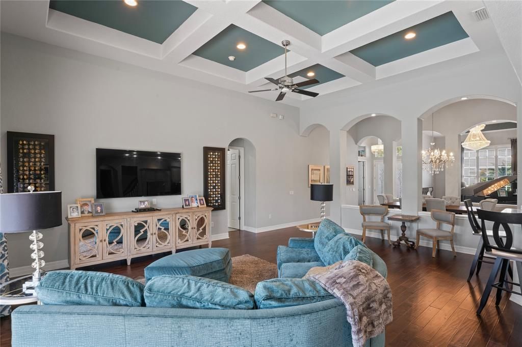 待售: $1,050,000 (5 贝兹, 4 浴室, 4375 平方英尺)