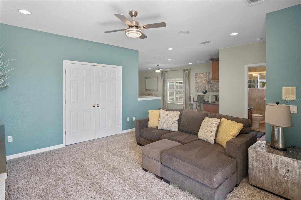 待售: $1,050,000 (5 贝兹, 4 浴室, 4375 平方英尺)