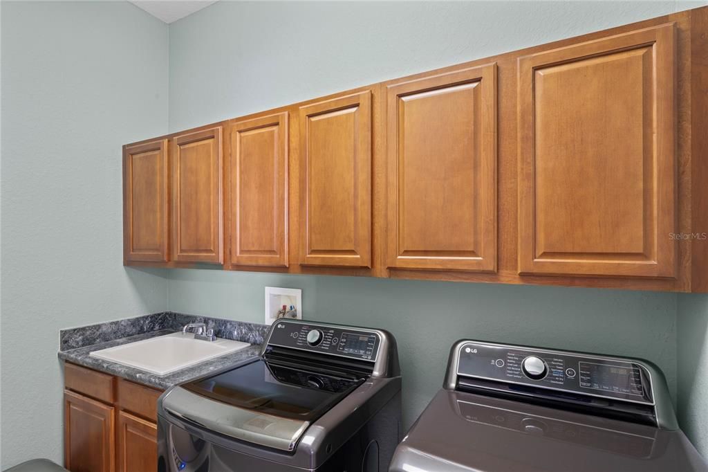 待售: $1,050,000 (5 贝兹, 4 浴室, 4375 平方英尺)