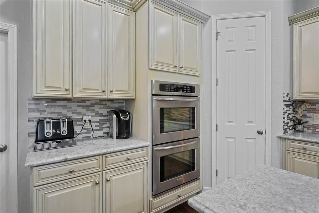 待售: $1,050,000 (5 贝兹, 4 浴室, 4375 平方英尺)