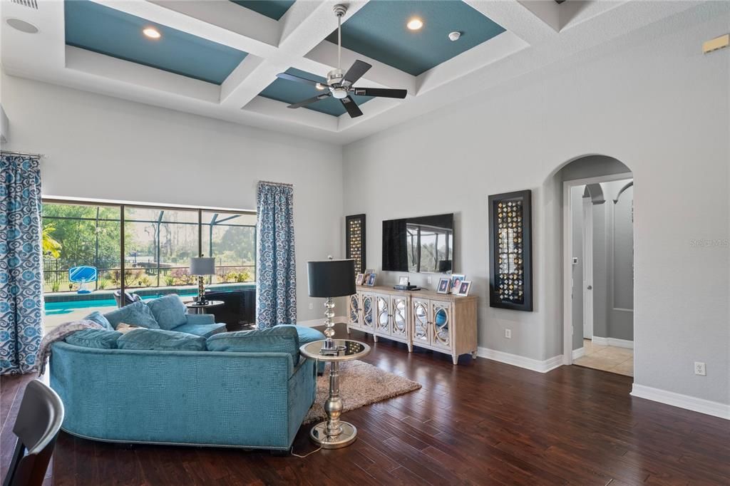 待售: $1,050,000 (5 贝兹, 4 浴室, 4375 平方英尺)