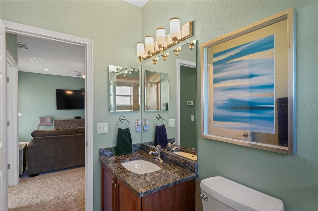 待售: $1,050,000 (5 贝兹, 4 浴室, 4375 平方英尺)