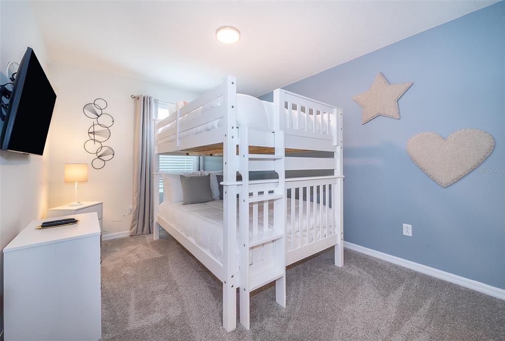 待售: $480,000 (4 贝兹, 4 浴室, 2145 平方英尺)