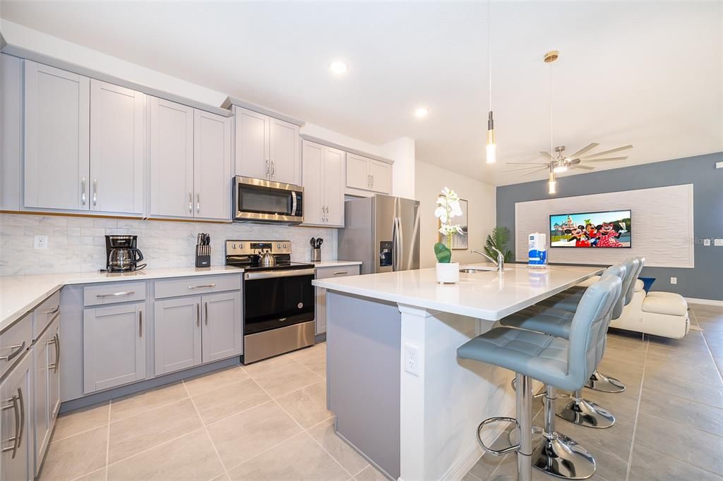 待售: $480,000 (4 贝兹, 4 浴室, 2145 平方英尺)