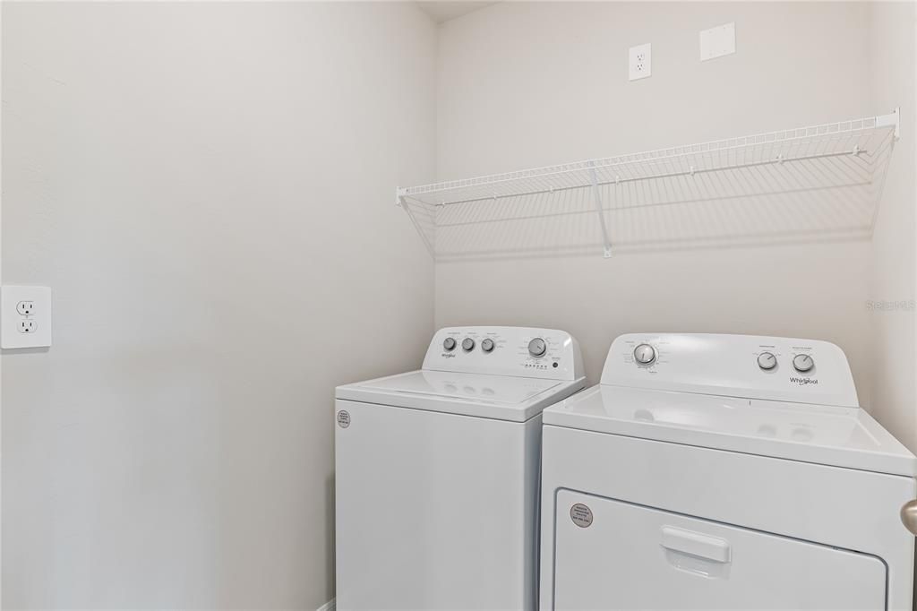 合同活跃: $249,999 (2 贝兹, 2 浴室, 1503 平方英尺)