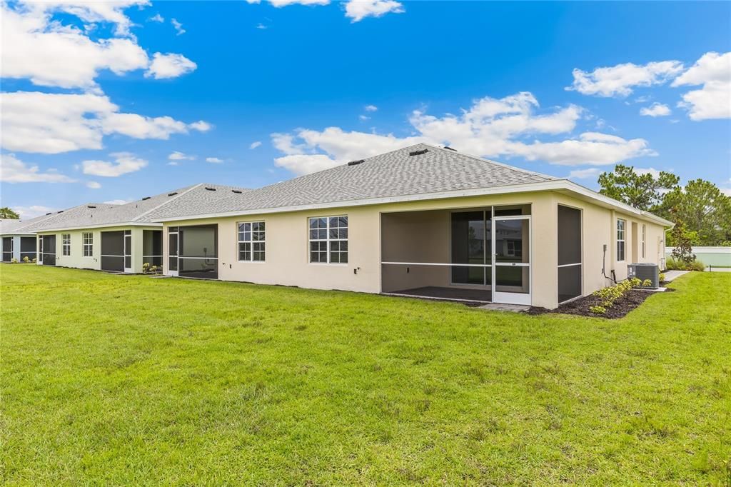 合同活跃: $249,999 (2 贝兹, 2 浴室, 1503 平方英尺)