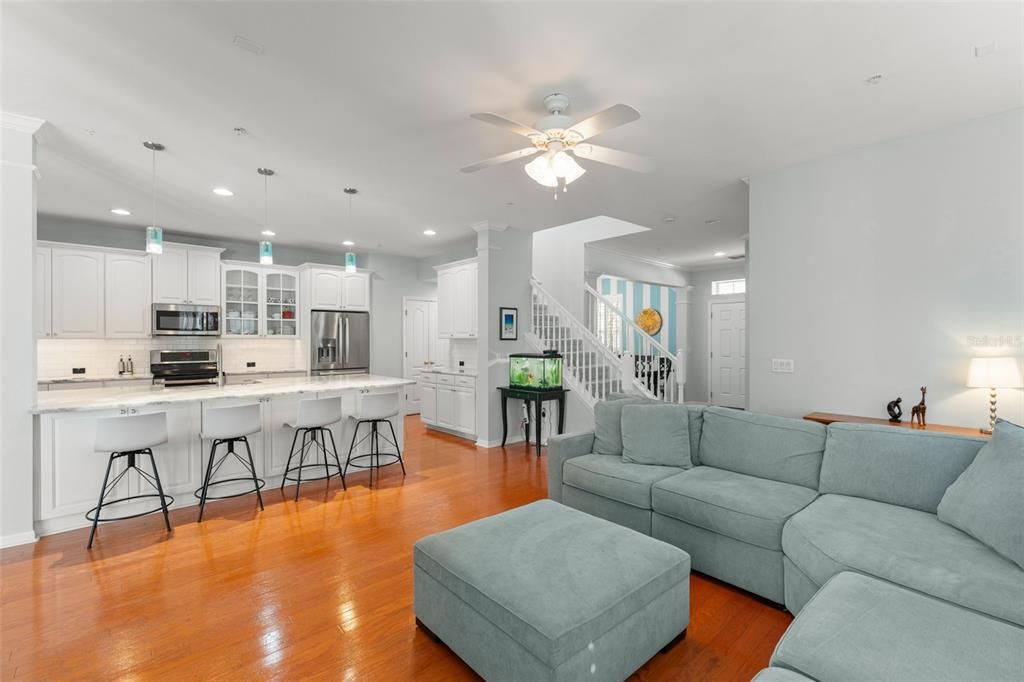 待售: $1,140,000 (4 贝兹, 3 浴室, 2518 平方英尺)