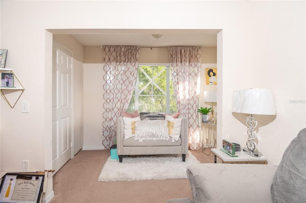 待售: $199,000 (2 贝兹, 2 浴室, 1161 平方英尺)