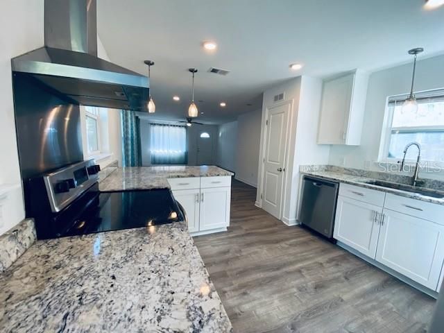 Active With Contract: $2,500 (4 beds, 2 baths, 1348 Square Feet)