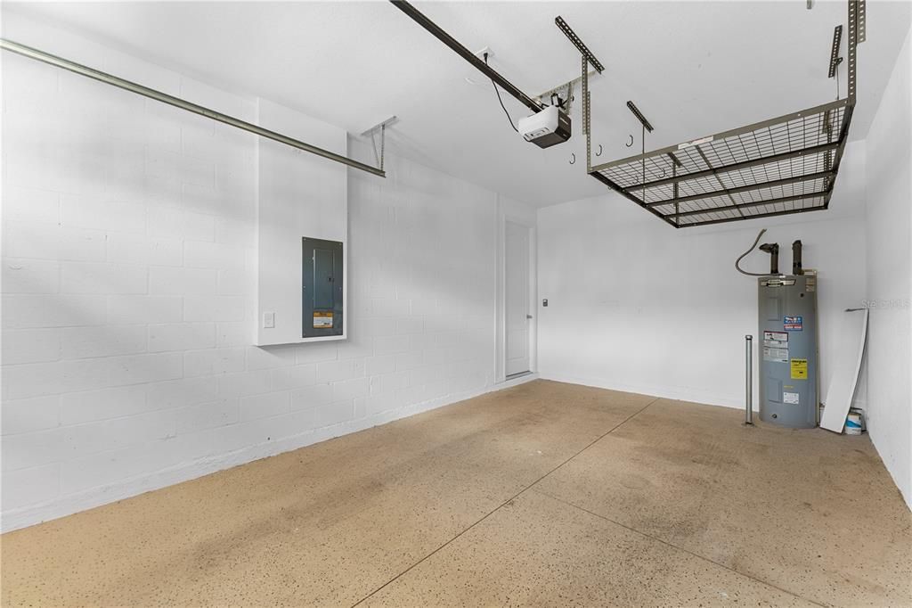 For Rent: $2,300 (3 beds, 2 baths, 1856 Square Feet)