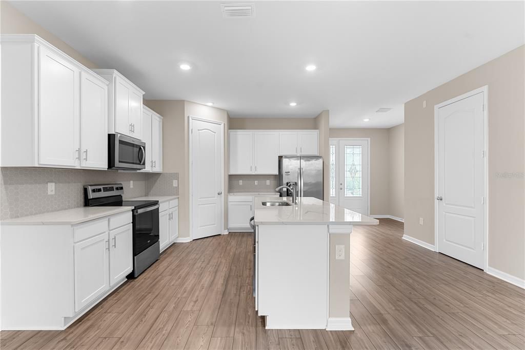 For Rent: $2,300 (3 beds, 2 baths, 1856 Square Feet)