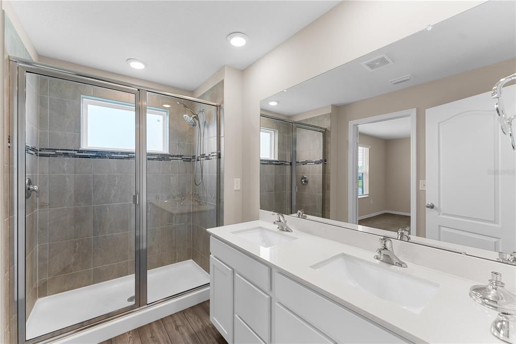 For Rent: $2,300 (3 beds, 2 baths, 1856 Square Feet)