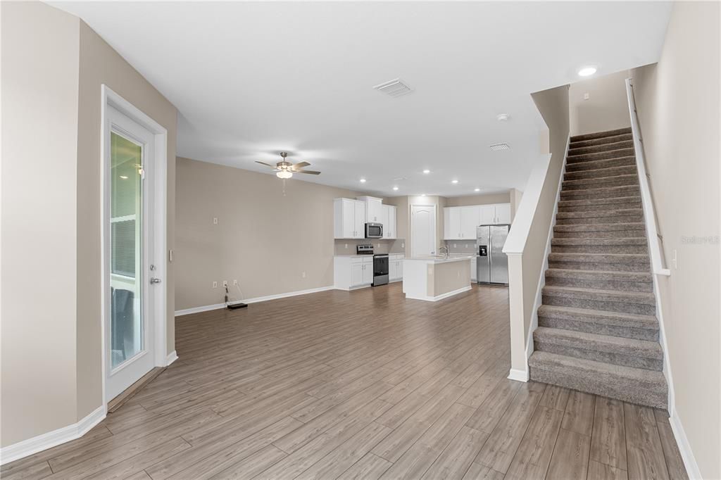 For Rent: $2,300 (3 beds, 2 baths, 1856 Square Feet)