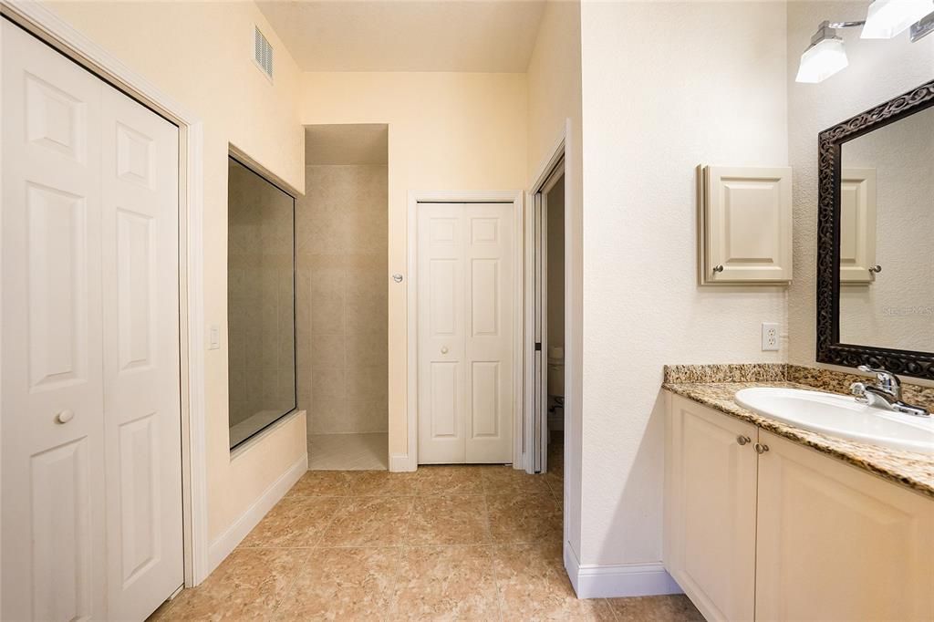 For Sale: $365,000 (3 beds, 2 baths, 1872 Square Feet)