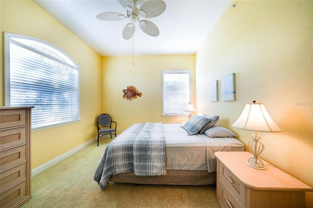 For Sale: $365,000 (3 beds, 2 baths, 1872 Square Feet)