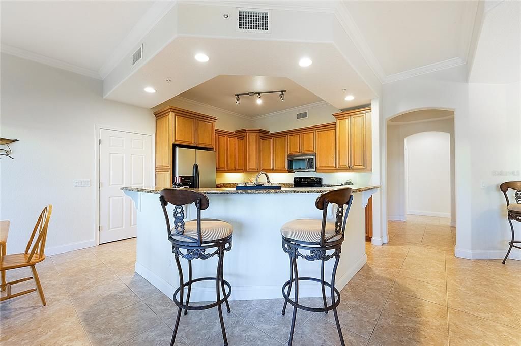 For Sale: $365,000 (3 beds, 2 baths, 1872 Square Feet)