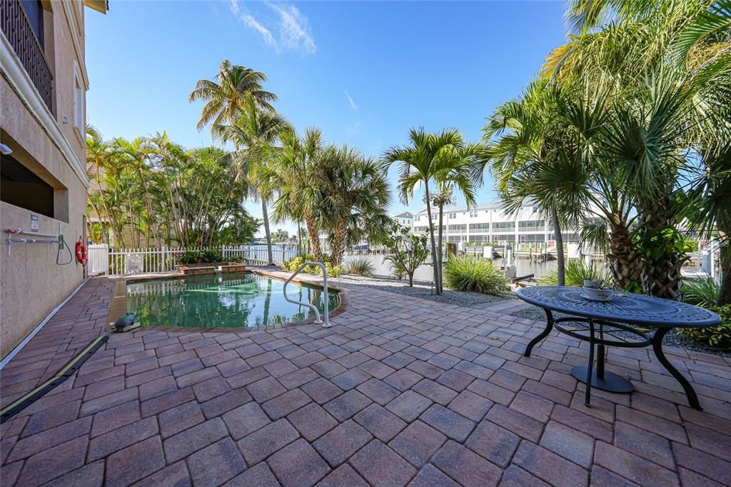 For Sale: $365,000 (3 beds, 2 baths, 1872 Square Feet)