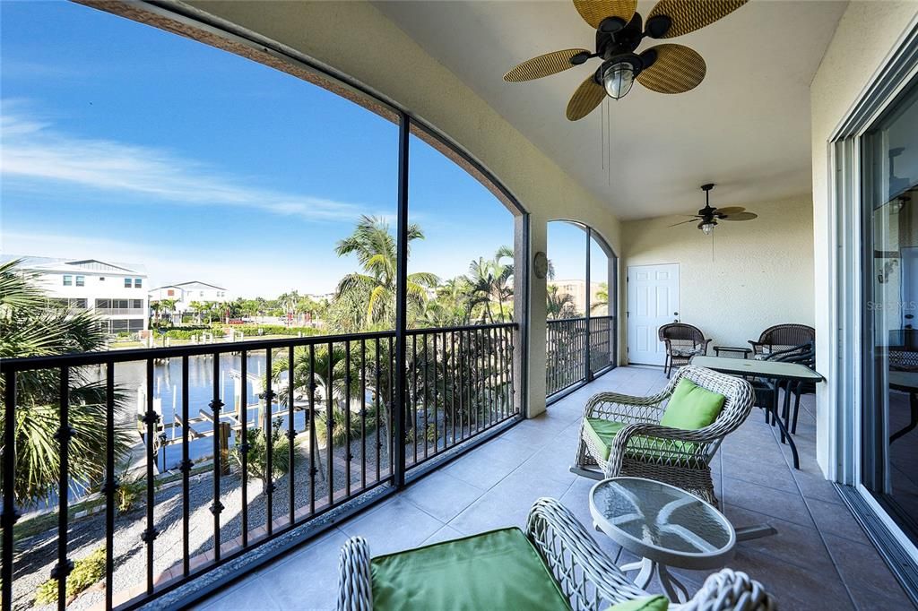 For Sale: $365,000 (3 beds, 2 baths, 1872 Square Feet)