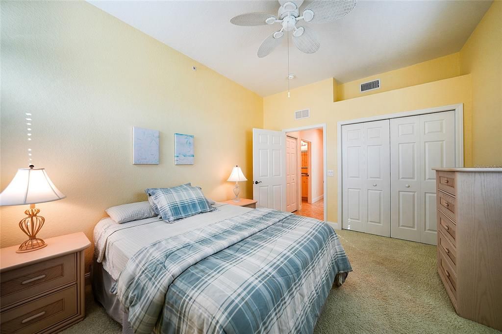 For Sale: $365,000 (3 beds, 2 baths, 1872 Square Feet)