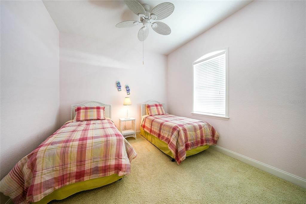 For Sale: $365,000 (3 beds, 2 baths, 1872 Square Feet)