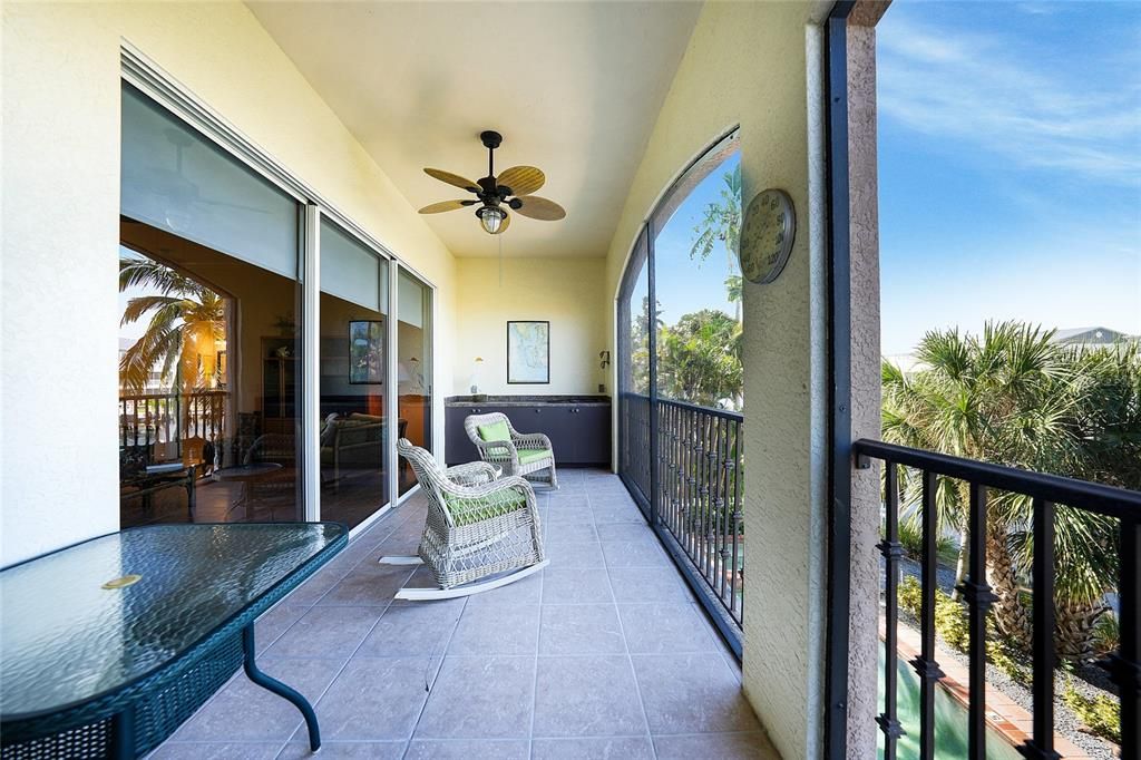 For Sale: $365,000 (3 beds, 2 baths, 1872 Square Feet)