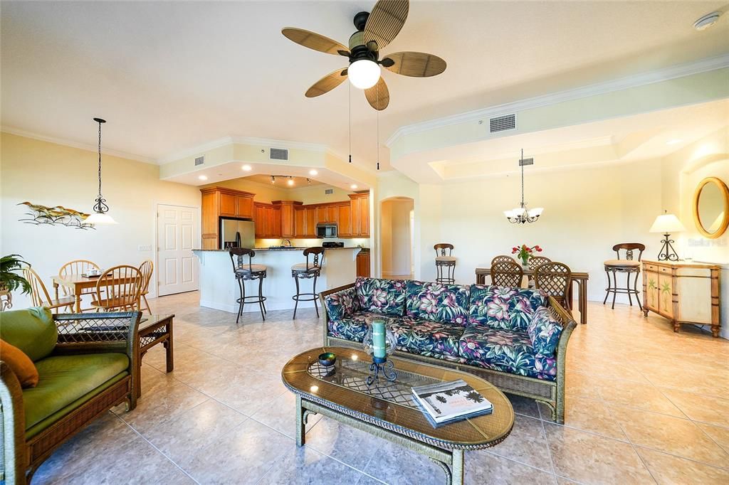 For Sale: $365,000 (3 beds, 2 baths, 1872 Square Feet)