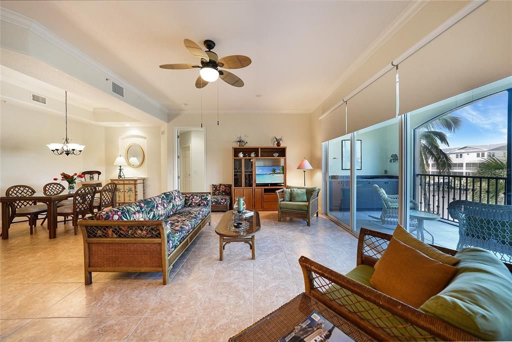 For Sale: $365,000 (3 beds, 2 baths, 1872 Square Feet)