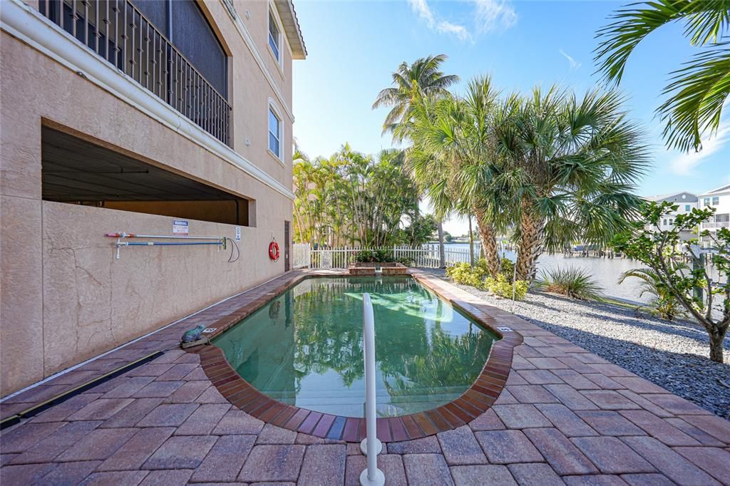 For Sale: $365,000 (3 beds, 2 baths, 1872 Square Feet)