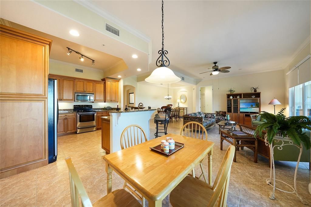 For Sale: $365,000 (3 beds, 2 baths, 1872 Square Feet)