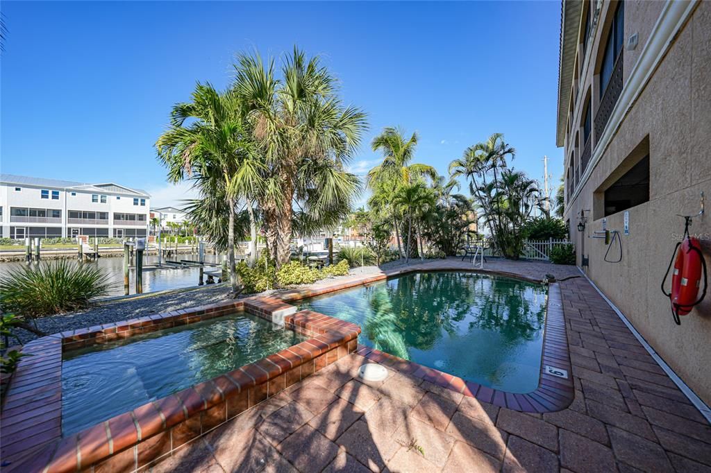 For Sale: $365,000 (3 beds, 2 baths, 1872 Square Feet)