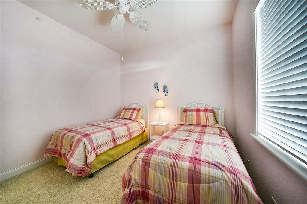 For Sale: $365,000 (3 beds, 2 baths, 1872 Square Feet)