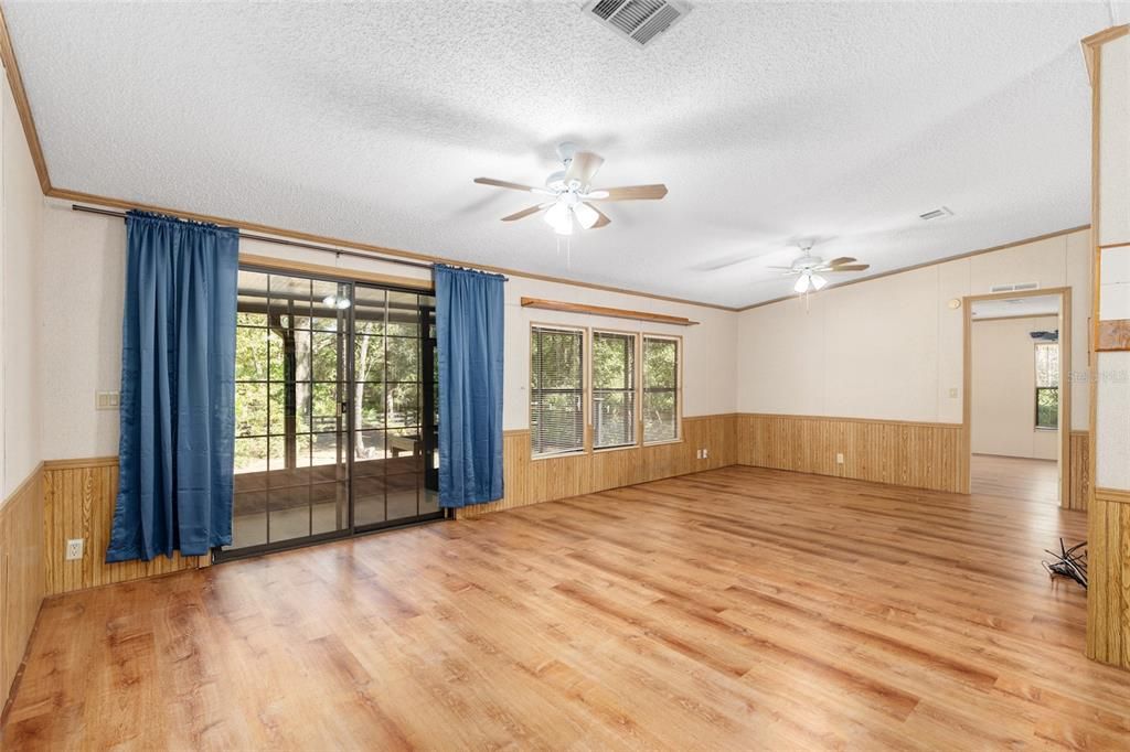 En Venta: $337,500 (3 camas, 2 baños, 1404 Pies cuadrados)